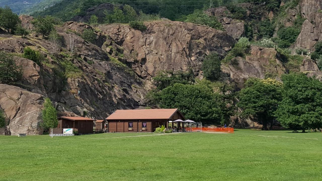 La Taverna Di Tony Bed & Breakfast Montalto Dora Dış mekan fotoğraf
